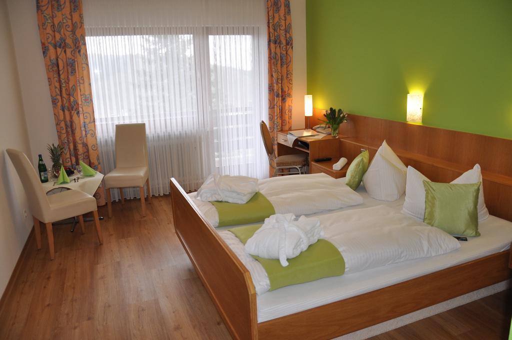 Hotel-Restaurant Sonnenhof Veitsrodt Quarto foto